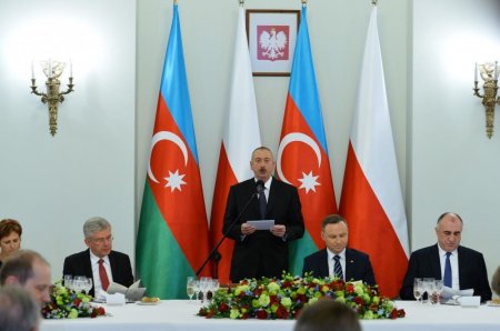 “Azərbaycan regionda təhlükəsizliyə töhfə verir…” –Prezident Dudanı Bakıya dəvət etdi