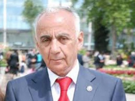 Professordan Bakı merinə dəstək: “Hacıbala Abutalıbov əxlaqsızlığa təsirli zərbə vurdu” 