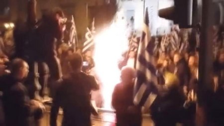 Ankaradan Yunanıstana SƏRT REAKSİYA: Afinada Türkiyə bayrağı YANDIRILMIŞDI - VİDEO