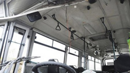 Bakıda avtobus evakuatorla toqquşdu - "Xəzər" TV-nin redaktoru ağır xəsarət aldı - FOTO