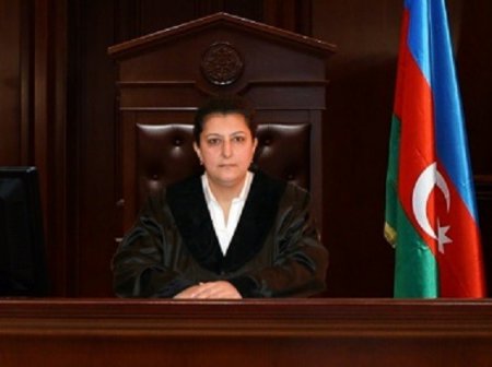 Hakim Aygün Abdullayeva SAXTAKARLIQDA İTTİHAM OLUNUR