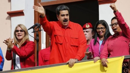 Maduro hakimiyyəti qansız təhvil vermək istəmir...