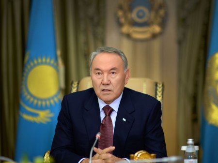 Qazaxıstanın birinci  Prezidenti Nursultan Nazarbayevə yeni status --"Fəxri senator" verilir.