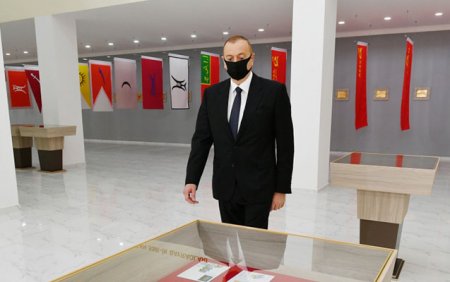 Prezident açılışda maska taxdı – FOTO