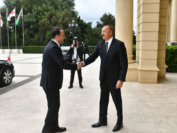 İlham Əliyev Gürcüstanın Baş naziri ilə görüşdü - YENİLƏNİB + FOTO