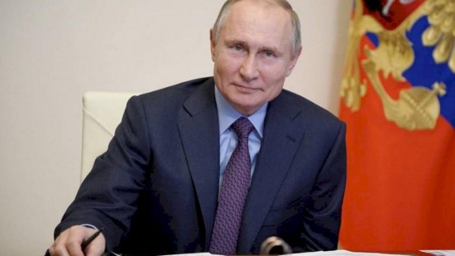 Pedofillərə ömürlük həbs - Putin qanunu imzaladı