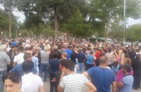 Gürcüstanda azərbaycanlılar ayağa qalxdı