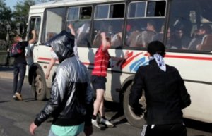 Sumqayıtda avtobuslar daşa basıldı