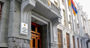 Yerevanda Baş Prokurorluğun əməkdaşları iş yerinə buraxılmır