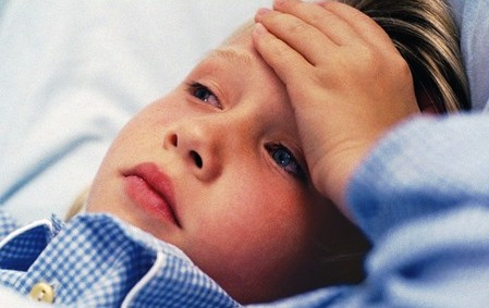 Uşaqda meningit olduğunu necə bilməli – Uşaqları qəfil öldürən infeksiya