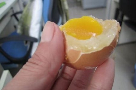 Bakıda məşhur supermarketdə "Çin yumurtası" satılır - VİDEO