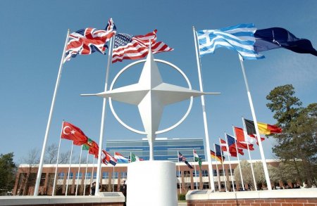 NATO mənzil-qərargahına giriş-çıxışı məhdudlaşdırdı