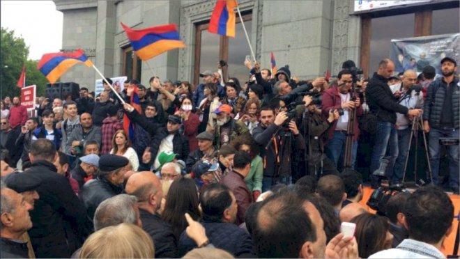 Ermənistanda daxili qarşıdurma başladı:
