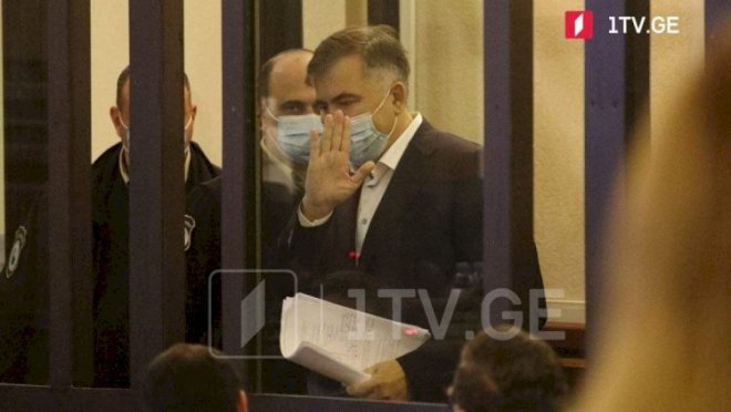 Saakaşvili ilk dəfə məhkəməyə çıxarıldı