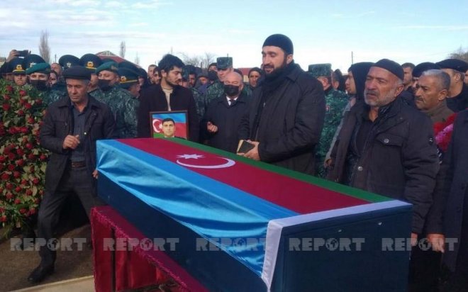 Helikopter qəzasında həlak olan hərbçi Beyləqan Şəhidlər xiyabanında dəfn edilib - FOTOLAR