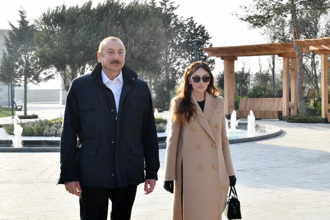 Prezident və birinci xanım Nizami Gəncəvi parkında yaradılan şəraitlə tanış olublar - FOTOLAR