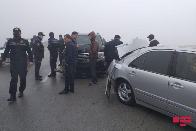 Bakı-Qazax magistralında 40 maşın toqquşub - 1 nəfər ölüb, 15 yaralı var (FOTOLAR)