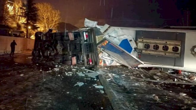 Türkiyədə avtobus aşdı: 15 nəfər yaralandı