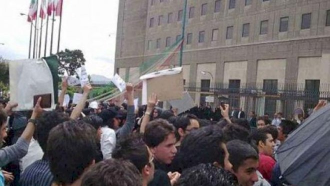 İranda fəhlələr etiraza qalxdı