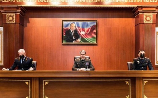 Vilayət Eyvazov Çevik Polis Alayında əməliyyat müşavirəsi keçirib