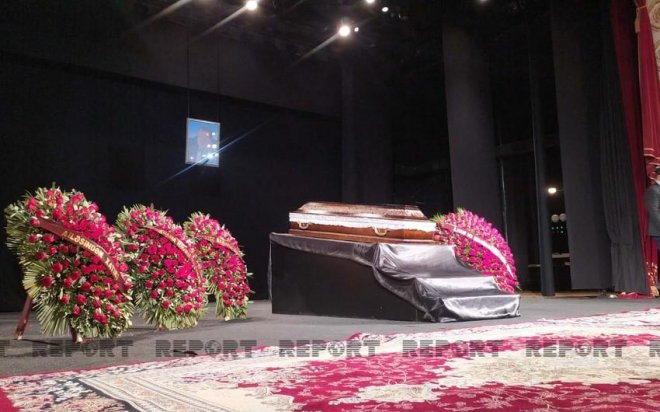 Ayaz Mütəllibovla vida mərasimi başlayır