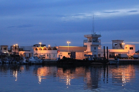 Tunis sahillərində içərisində Azərbaycan vətəndaşları olan gəmi batıb