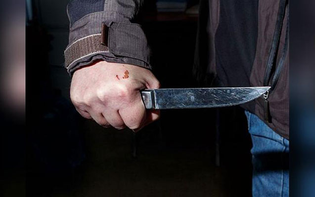73 yaşlı kişi bıçağa əl atdı