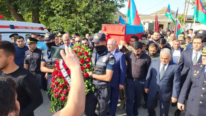 Suraxanı rayonundan Şəhid olmuş hərbiçimiz Həsənov İbrahim doğulduğu kənddə dəfn olundu