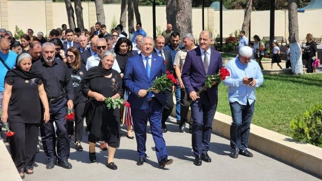 Suraxanıda şəhid doğum günündə anıldı