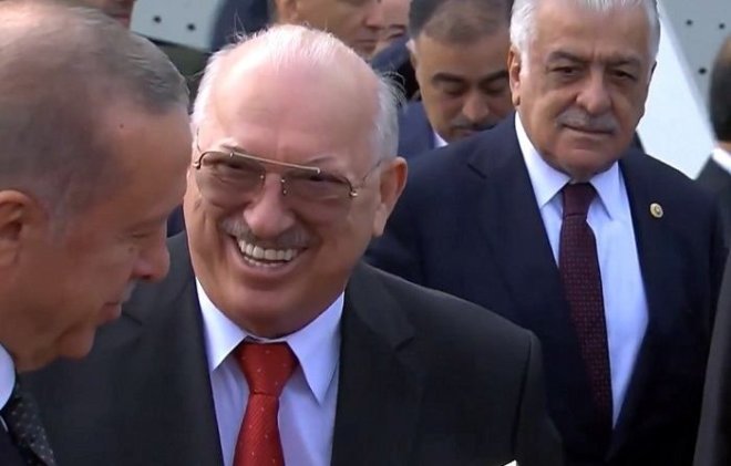 Cahangir Əsgərovun eynəyi müzakirələrə səbəb oldu