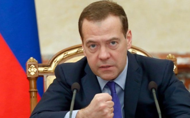 Medvedev Makronun ittihamlarına cavab verdi: "Ayıb olsun, cənab Prezident!"