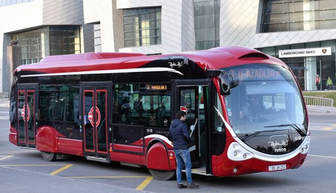 “Bakubus” avtobusu ağır qəza törətdi -