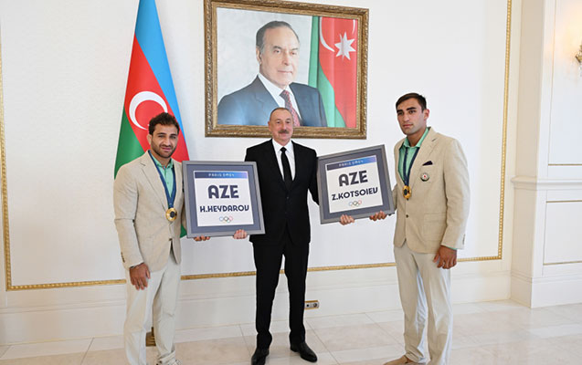 Hidayətlə Zelimdən Prezidentə hədiyyə -