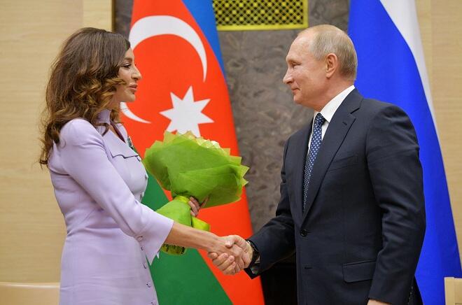 Vladimir Putin Mehriban Əliyevanı təbrik etdi