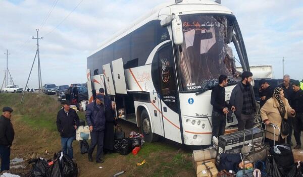 Naxçıvandan Bakıya gedən avtobus qəzaya düşdü -