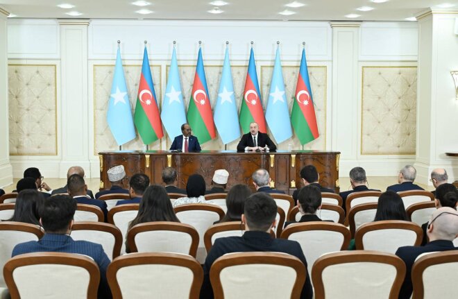 Azərbaycan Prezidenti İlham Əliyevin və Somali Prezidenti Hasan Şeyx Mahmudun iştirakı ilə imzalanmış sənədlərin  mübadiləsi mərasimi olub