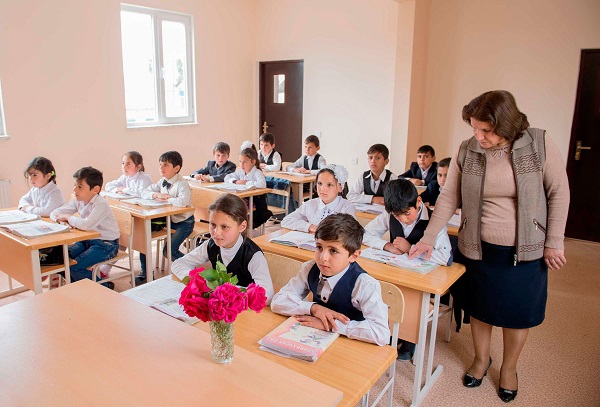 Sabahla bağlı qərar: dərs olacaq, müəllim gəlməzsə... -