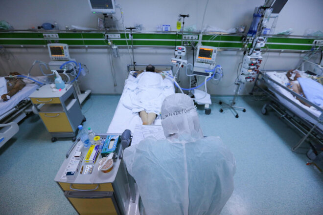 COVID-19-la mübarizədə iştirak edən tibb işçilərinin əməkhaqlarına müddətli əlavənin vaxtı uzadılıb