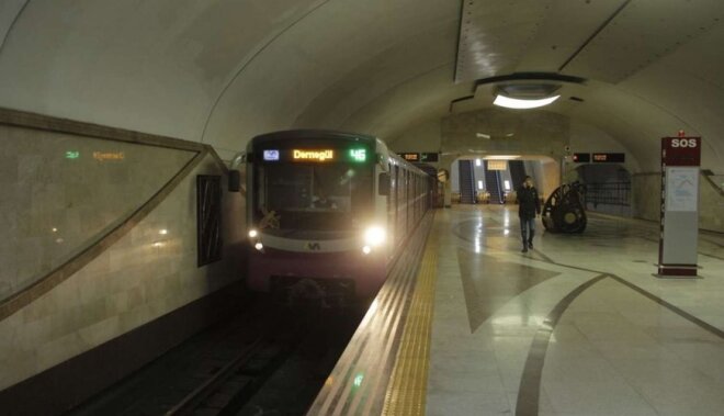Bakı metrosunda problem yarandı -