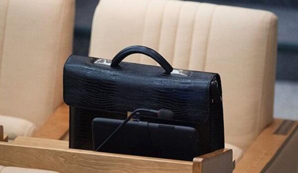 İqtisadiyyat nazirinin müşaviri vəzifəsindən azad edilib