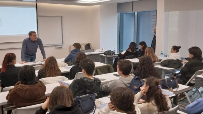 Nazirliyə kəskin irad –