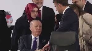 Makron Ərdoğanla görüşdə özünü alçalmış duruma SALDI