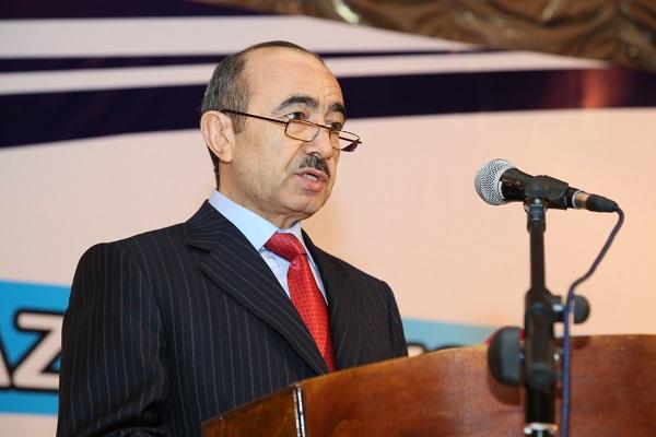 Əli Həsənovun arvadına məxsus bağçada şiddət -