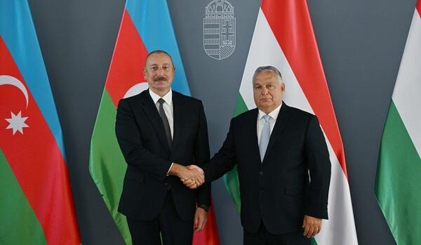 İlham Əliyev və Viktor Orban mətbuata birgə bəyanatla çıxış edirlər