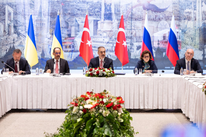 İstanbulda Türkiyə-Rusiya-Ukrayna görüşü başa çatıb