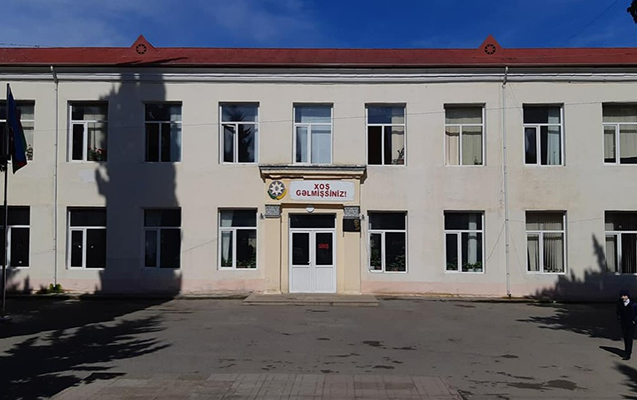 Müəllim məktəbdə xəsarət aldı -