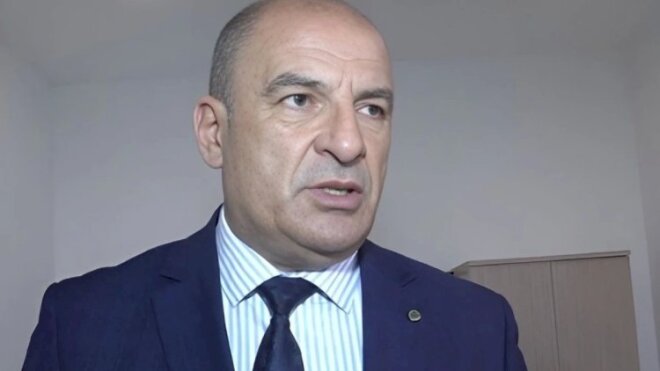 Qalmaqallı direktor işdən çıxarıldı