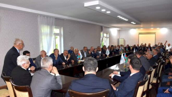 İşə icra başçısı qarışdı: