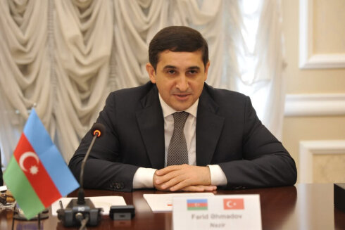 Balakəndə İcra məmuru aldığı rüşvəti geri qaytardı