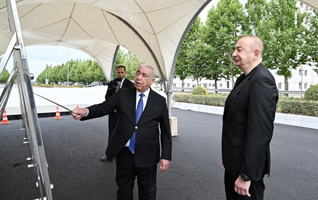 Prezident Yevlaxdadır -